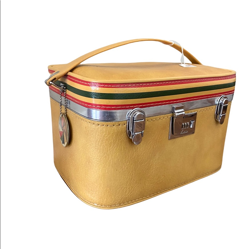 VINTAGE 1960s train case